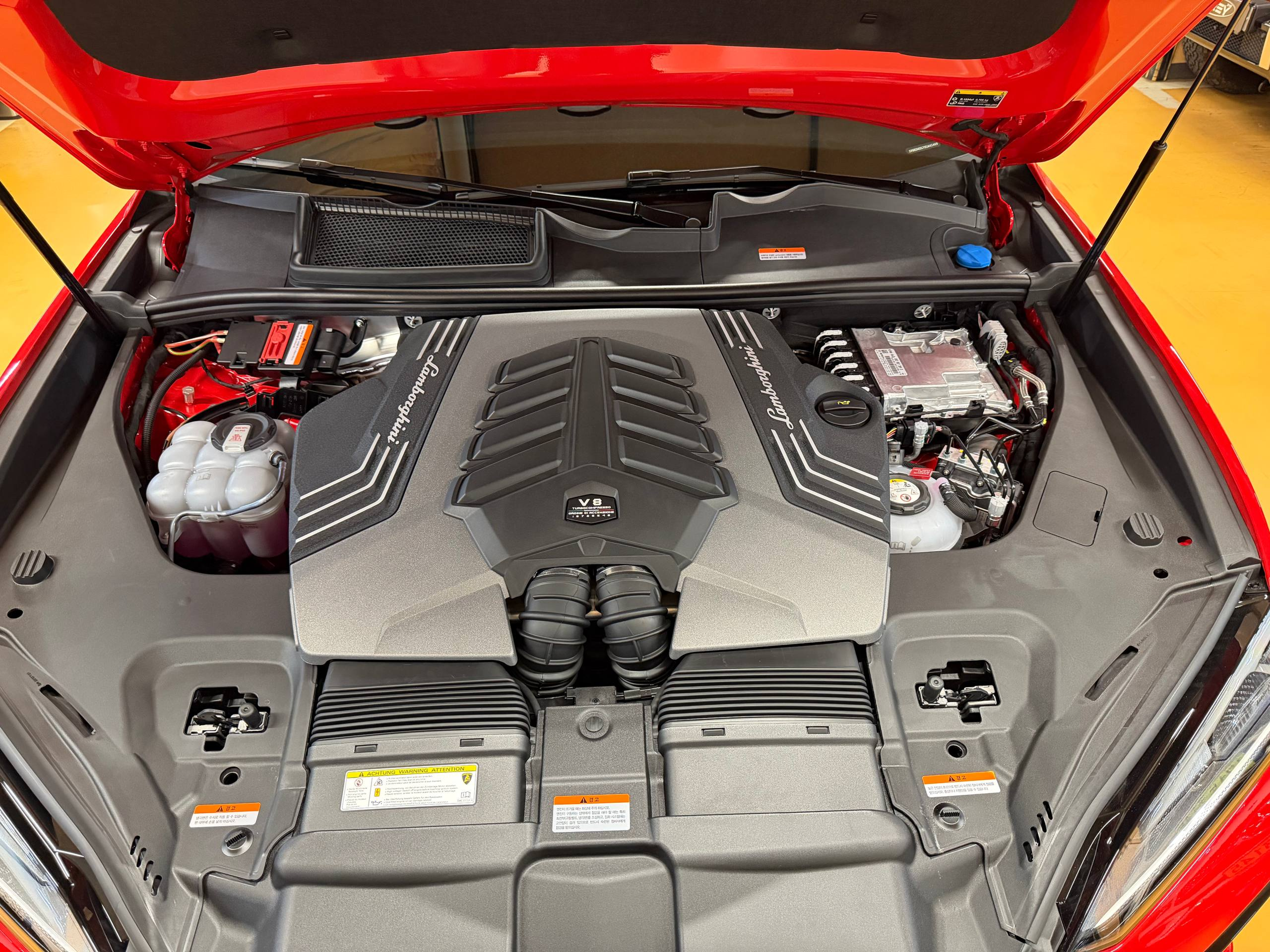 Lamborghini Urus SE – 2025